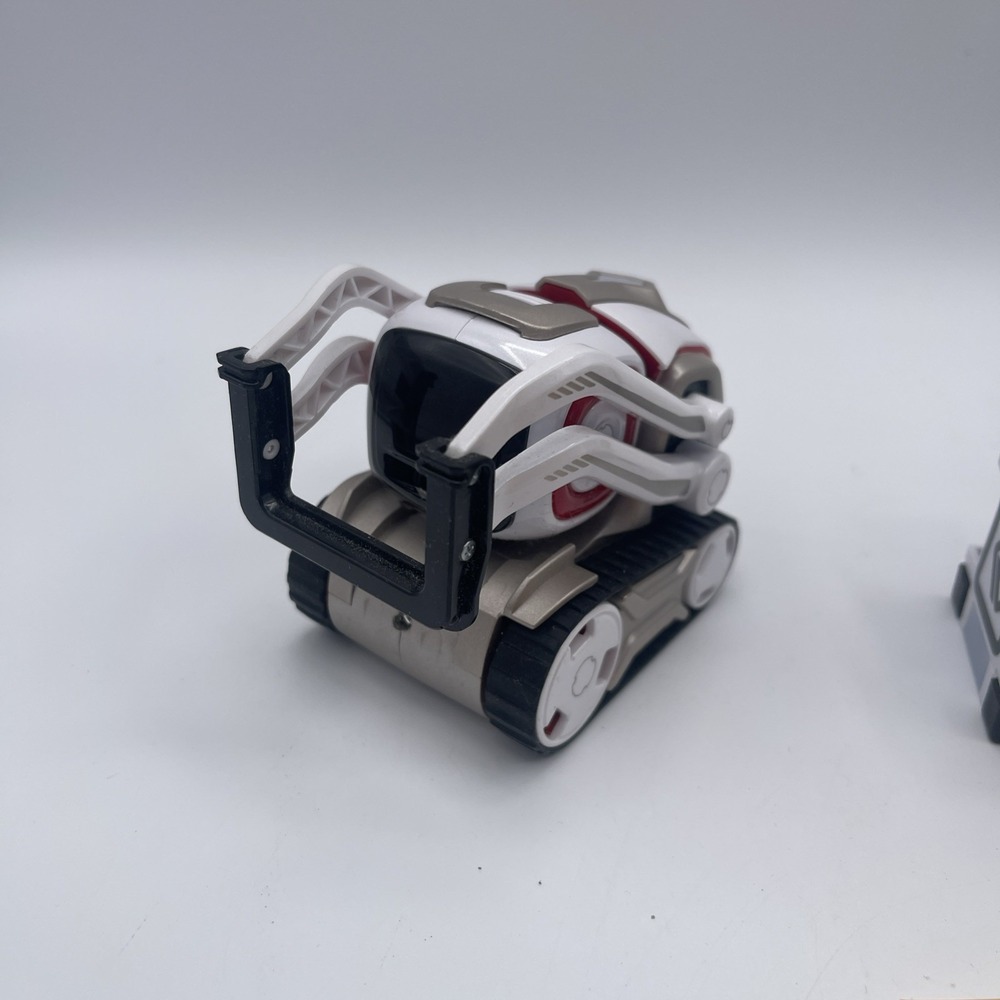 Anki Cozmo Robot Toy With Cubes And Charger New 500mah Battery Read - Picture 2 of 10